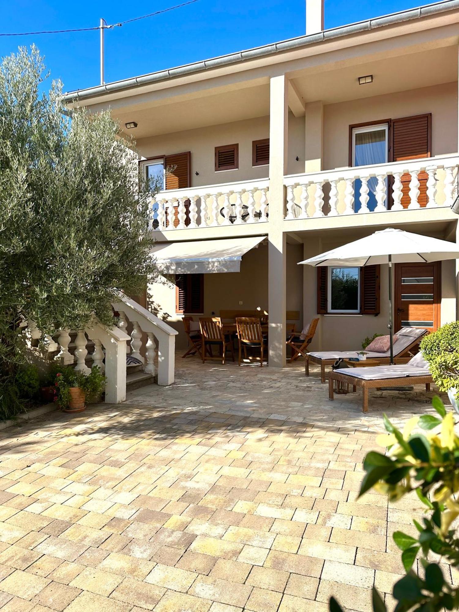 Holiday Home Lukica Привлака Екстер'єр фото