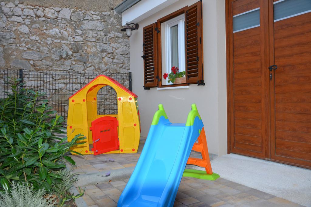 Holiday Home Lukica Привлака Екстер'єр фото